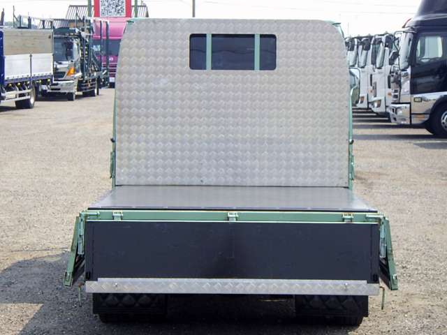 Isuzu Elf 10