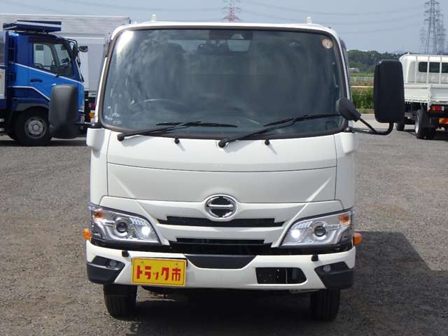 Hino Dutro 5