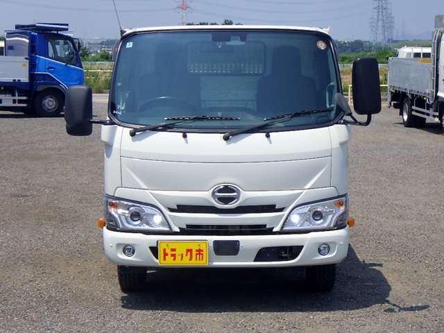 Hino Dutro 5