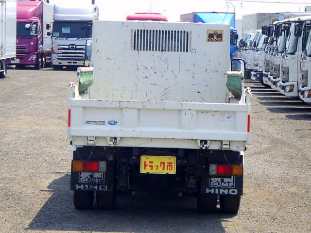Hino Dutro 8