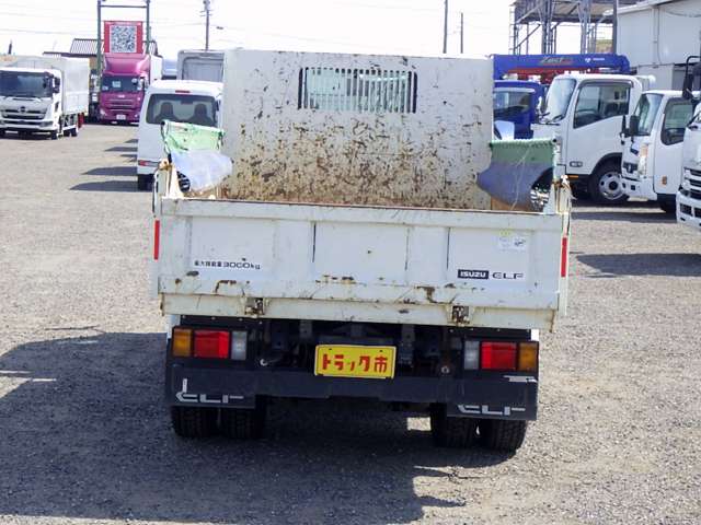 Isuzu Elf 8