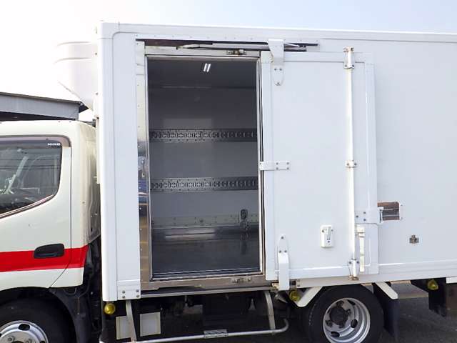 Hino Dutro 6