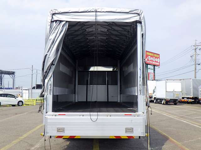 Isuzu Forward 9