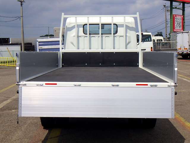 Mitsubishi Fuso Canter 7