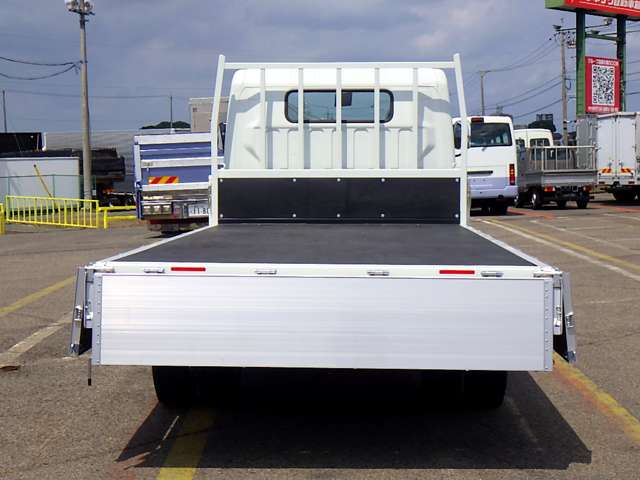 Mitsubishi Fuso Canter 8