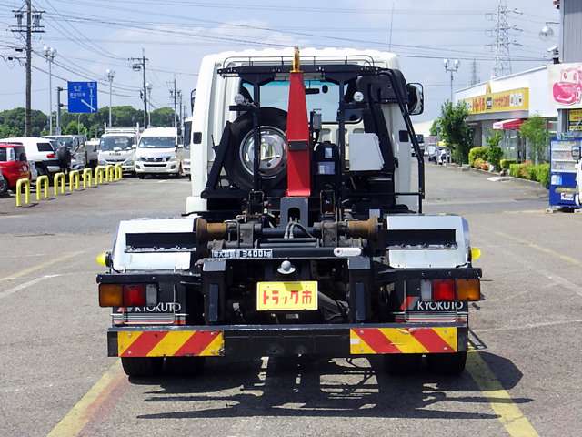 Mitsubishi Fuso Fighter 8