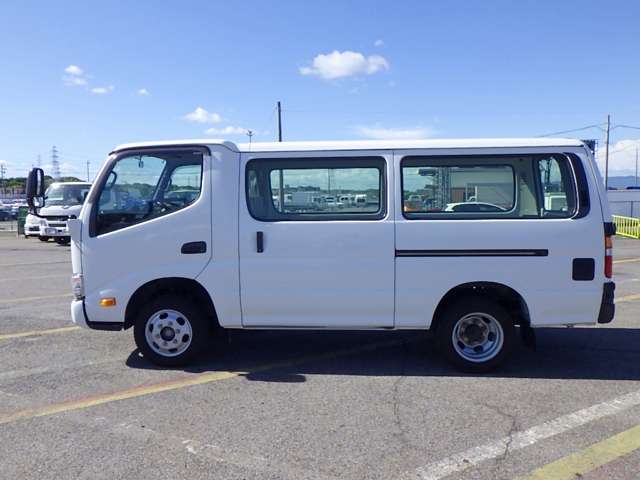 Toyota Dyna Route Van 4