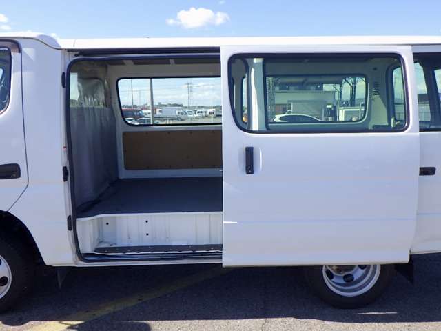 Toyota Dyna Route Van 5