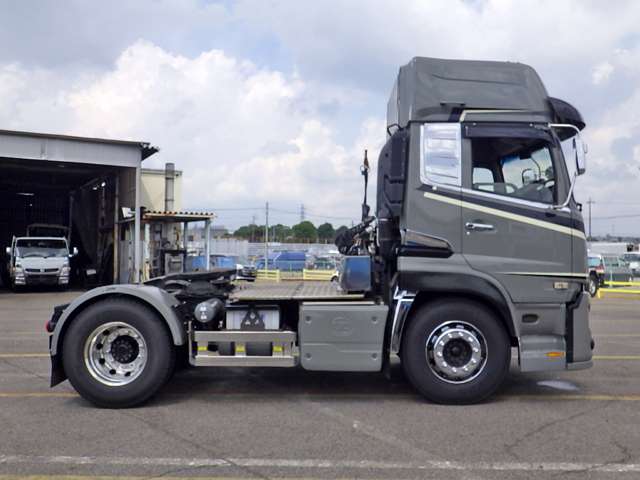 UD Trucks Quon 7