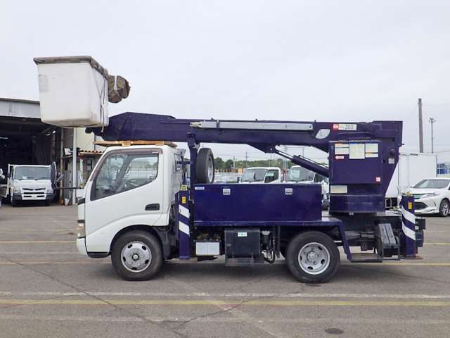 Hino Dutro 6