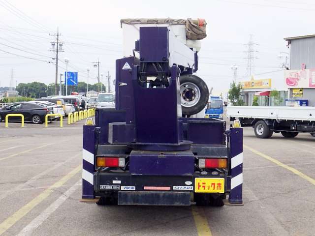 Hino Dutro 8