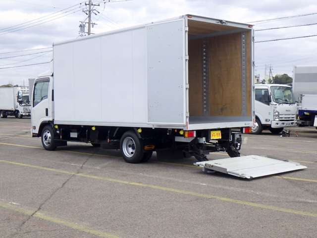 Isuzu Elf 10