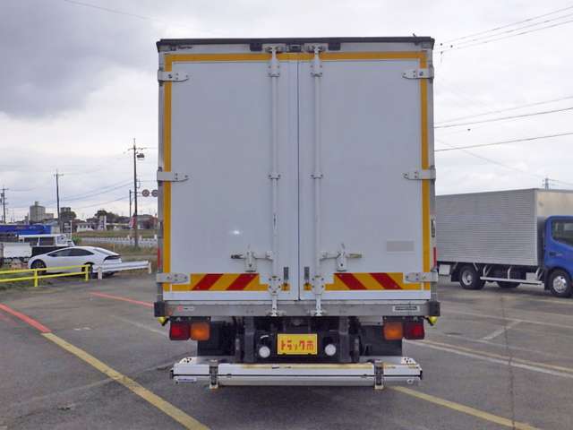 Isuzu Forward 8