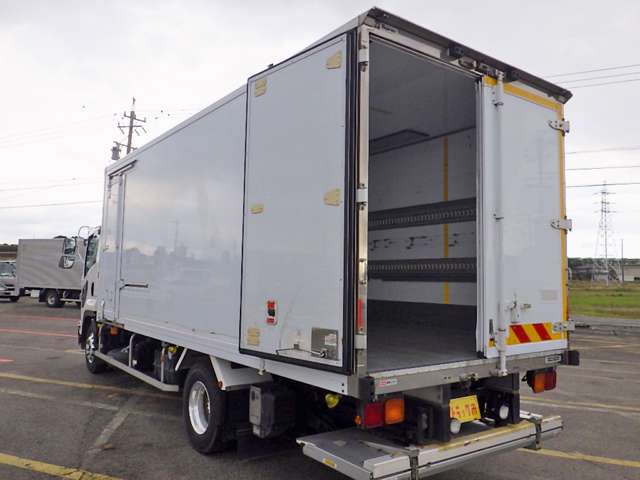 Isuzu Forward 9