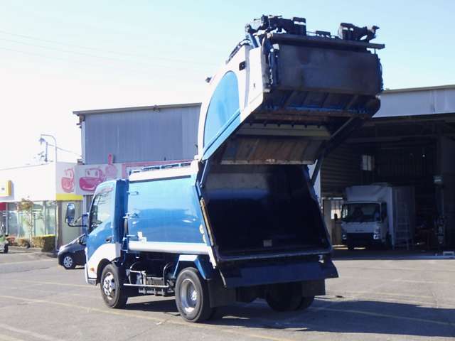 Hino Dutro Hybrid 9