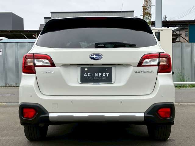 Subaru Legacy Outback 9