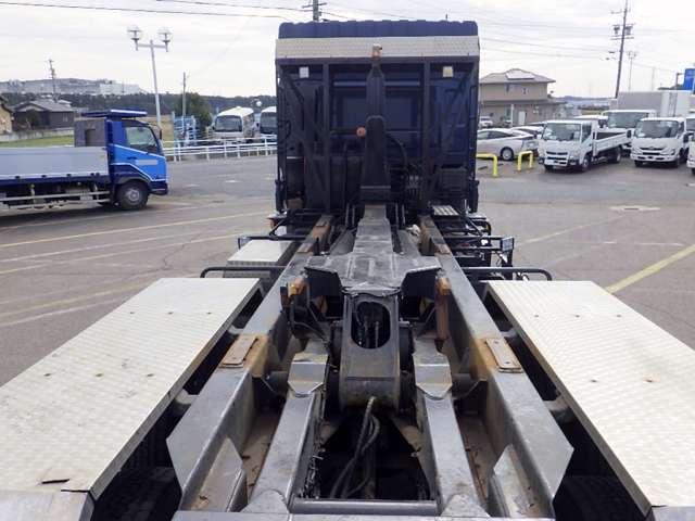 UD Trucks Quon 11