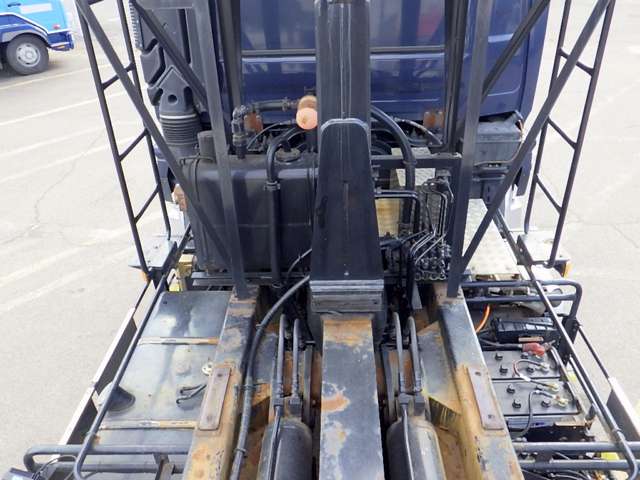 UD Trucks Quon 12