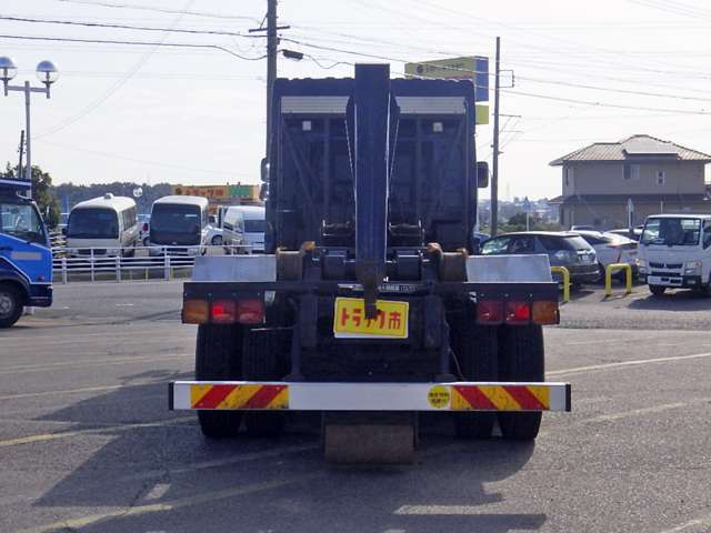 UD Trucks Quon 8