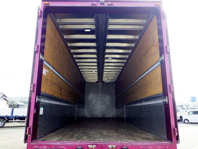 UD Trucks Quon 9