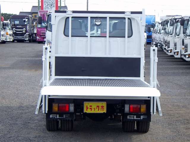 Isuzu Elf 9