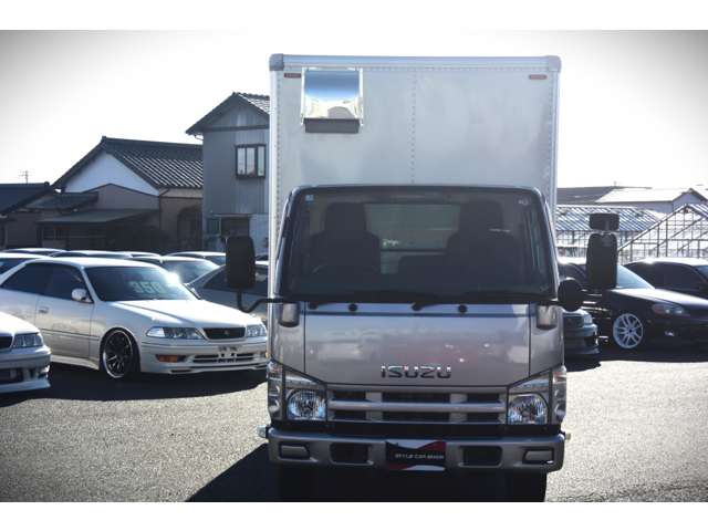 Isuzu Elf 2
