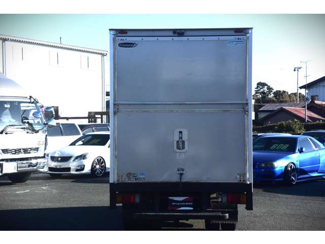 Isuzu Elf 3