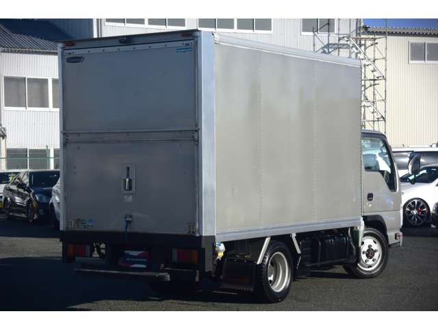 Isuzu Elf 7