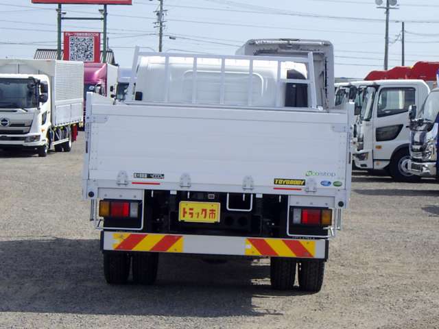 Isuzu Elf 8