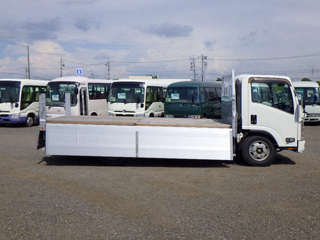 Isuzu Elf 9