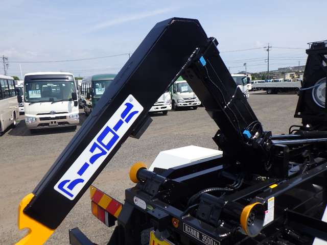 Mitsubishi Fuso Fighter 11
