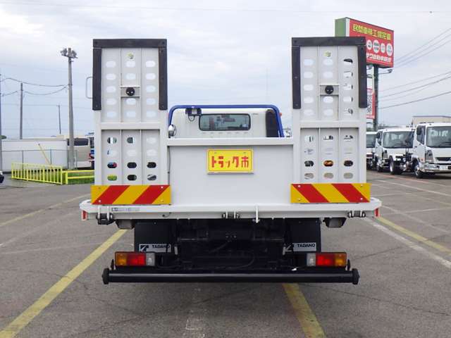 Hino Dutro 8