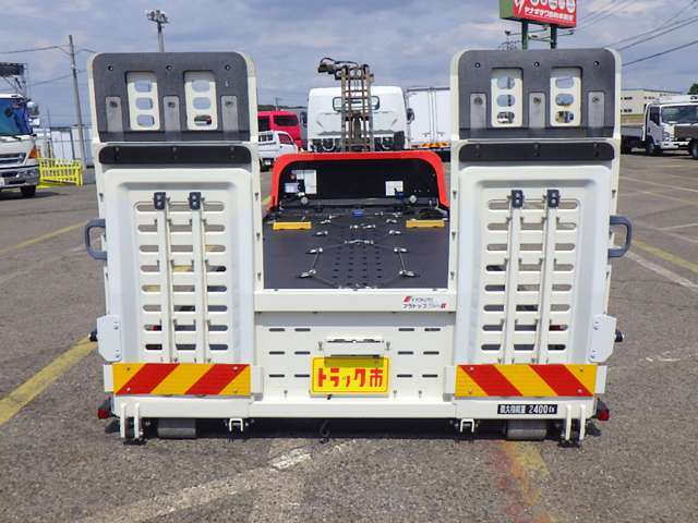 Mitsubishi Fuso Canter 8