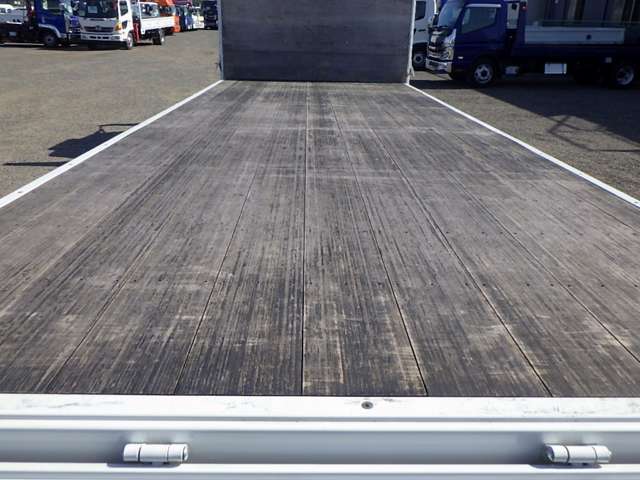 UD Trucks Condor 11