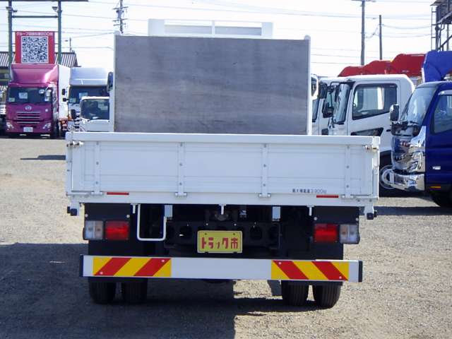 UD Trucks Condor 8