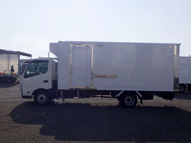 Hino Dutro 6