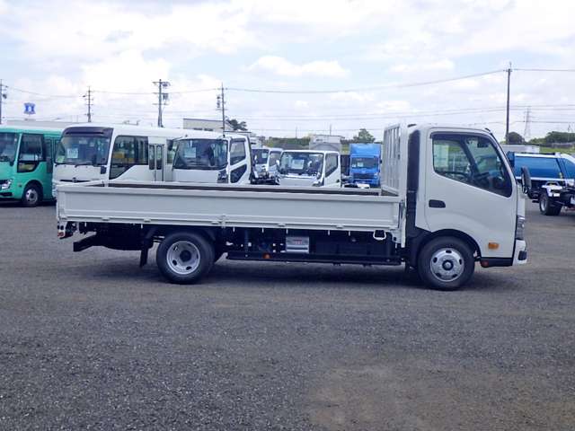 Hino Dutro 9