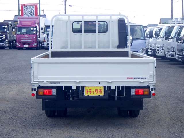 Hino Dutro 10