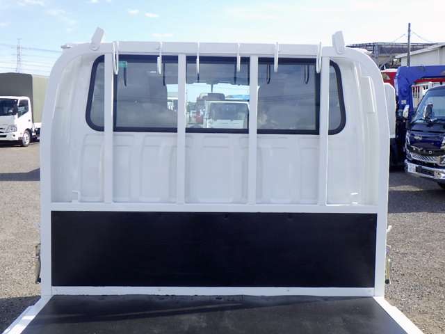 Isuzu Elf 12