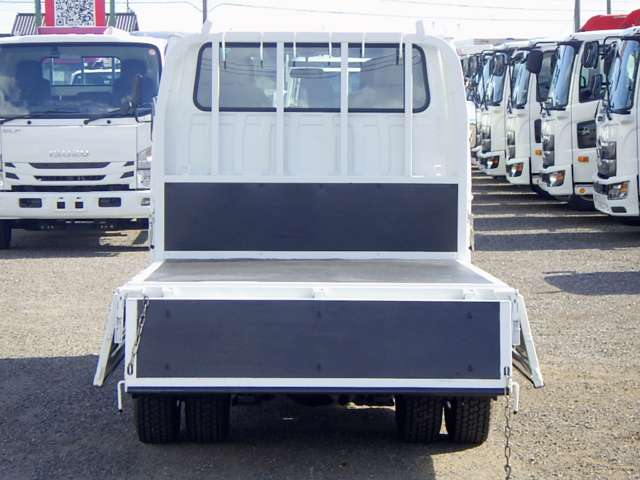 Isuzu Elf 9