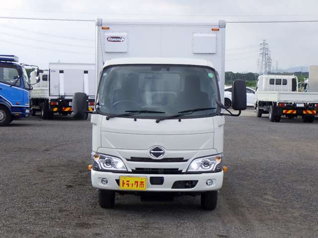 Hino Dutro 5