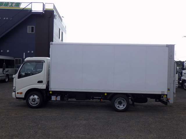Hino Dutro 6