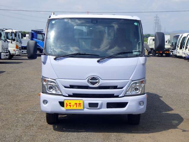 Hino Dutro 5