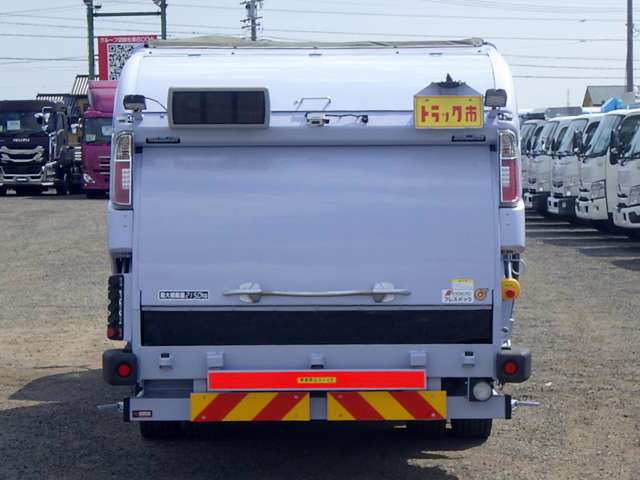 Hino Dutro 8