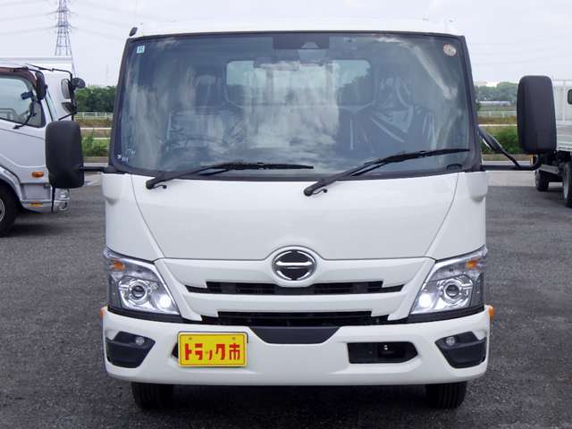Hino Dutro 5