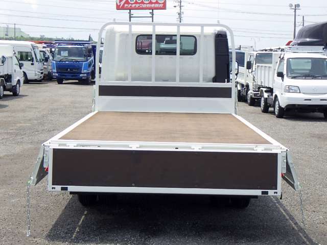 Hino Dutro 10