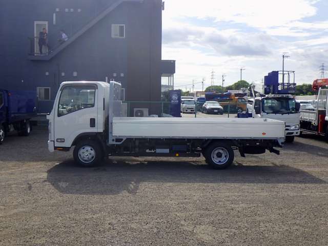 Isuzu Elf 6