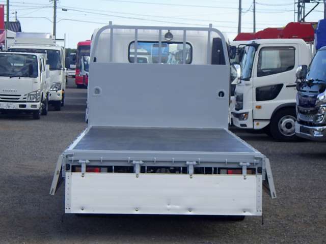 Isuzu Elf 9