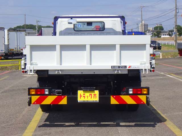 Mitsubishi Fuso Canter 8