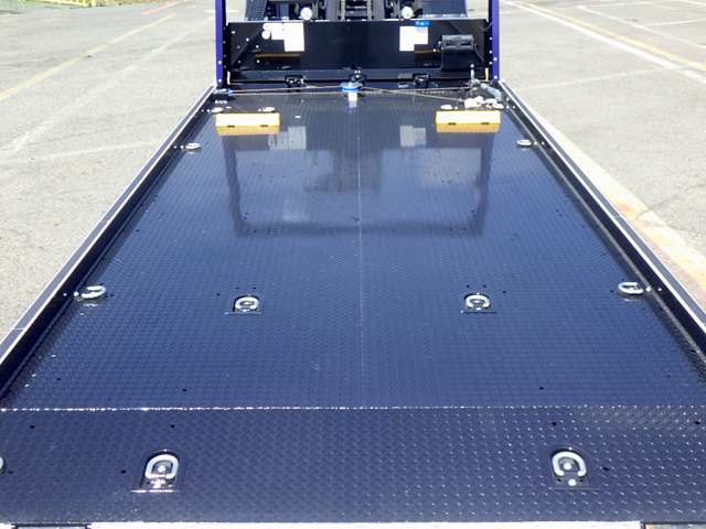 Mitsubishi Fuso Canter 9
